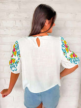 Load image into Gallery viewer, THML Ideas Of Floral Cream Top