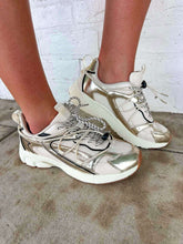 Load image into Gallery viewer, Kinsley 1 Beige &amp; Gold Sneaker