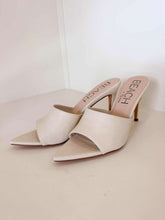 Load image into Gallery viewer, The Jupiter Ivory Heel