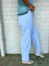 Load image into Gallery viewer, The Hero White Barrel Denim Jeans