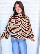 Load image into Gallery viewer, The Spotlight Camel Top