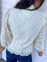 Load image into Gallery viewer, The Instant Favorite Cream Top