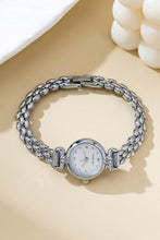 Load image into Gallery viewer, Round Dial Oval Band Bracelet Watch