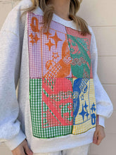 Load image into Gallery viewer, Queen Of Sparkles Grey Colorblock
Gingham QOS Card Logo Sweatshirt