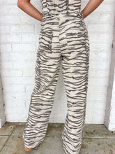 Load image into Gallery viewer, Move On Tiger Print Pants