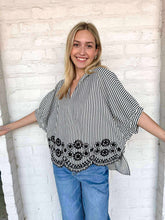 Load image into Gallery viewer, Fall Essential Black Top