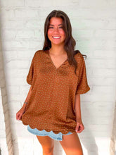 Load image into Gallery viewer, Ivy Lane Brown Polka Dot Top