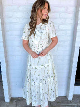 Load image into Gallery viewer, Beautifully Made Floral Dress