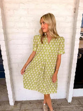 Load image into Gallery viewer, In The Middle Green Printed Dress