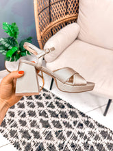 Load image into Gallery viewer, Robin Gold Heel