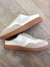 Load image into Gallery viewer, Modern 17 Ivory Slip On Sneaker