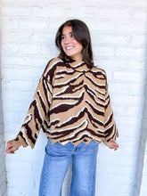 Load image into Gallery viewer, The Spotlight Camel Top