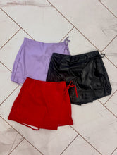 Load image into Gallery viewer, The Deluxe Edition Purple Leather Skort