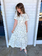 Load image into Gallery viewer, Beautifully Made Floral Dress