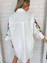 Load image into Gallery viewer, Queen Of Sparkles White Multi Flower Button Up Collar Cotton Dress