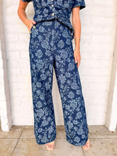 Load image into Gallery viewer, Fancy Taste Jacquard Denim Pant