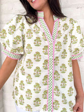 Load image into Gallery viewer, Season In Bloom Cream Top