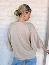 Load image into Gallery viewer, Any Chances Oatmeal Top