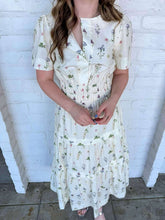 Load image into Gallery viewer, Beautifully Made Floral Dress