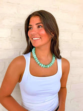 Load image into Gallery viewer, Chunky Mint Beaded Swirl Necklace