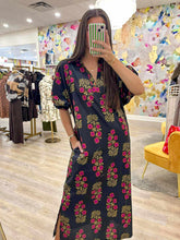 Load image into Gallery viewer, Discover The Beauty Black Dress