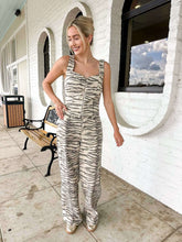 Load image into Gallery viewer, Move On Tiger Print Pants