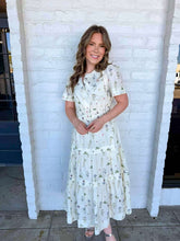 Load image into Gallery viewer, Beautifully Made Floral Dress