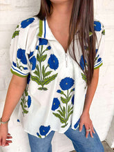 Load image into Gallery viewer, Bold Life Floral Blue Top