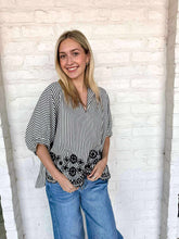 Load image into Gallery viewer, Fall Essential Black Top