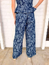 Load image into Gallery viewer, Fancy Taste Jacquard Denim Pant