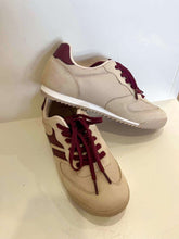Load image into Gallery viewer, Mina 4 Beige &amp; Wine Sneaker