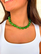 Load image into Gallery viewer, Resin Round Green Necklace