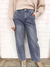 Load image into Gallery viewer, Heavy Rain High Rise Grey Trouser Pockets Crop Barrel Jeans