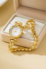 Load image into Gallery viewer, Round Dial Oval Band Bracelet Watch