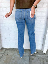 Load image into Gallery viewer, The Simple Guide Medium Wash Straight Jean
