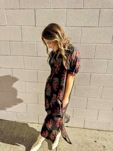 Load image into Gallery viewer, Discover The Beauty Black Dress