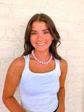 Load image into Gallery viewer, Resin Round Pink Necklace