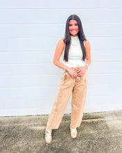 Load image into Gallery viewer, Break The News Camel Barrel Jeans