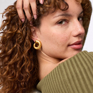 julie vos gold hoop stud, gold spiral earring, julie vos gold spiral earring 